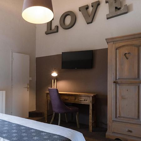 Hotel L'Ecureuil Орон Екстер'єр фото