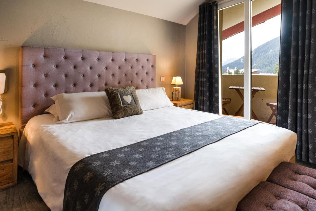 Hotel L'Ecureuil Орон Екстер'єр фото