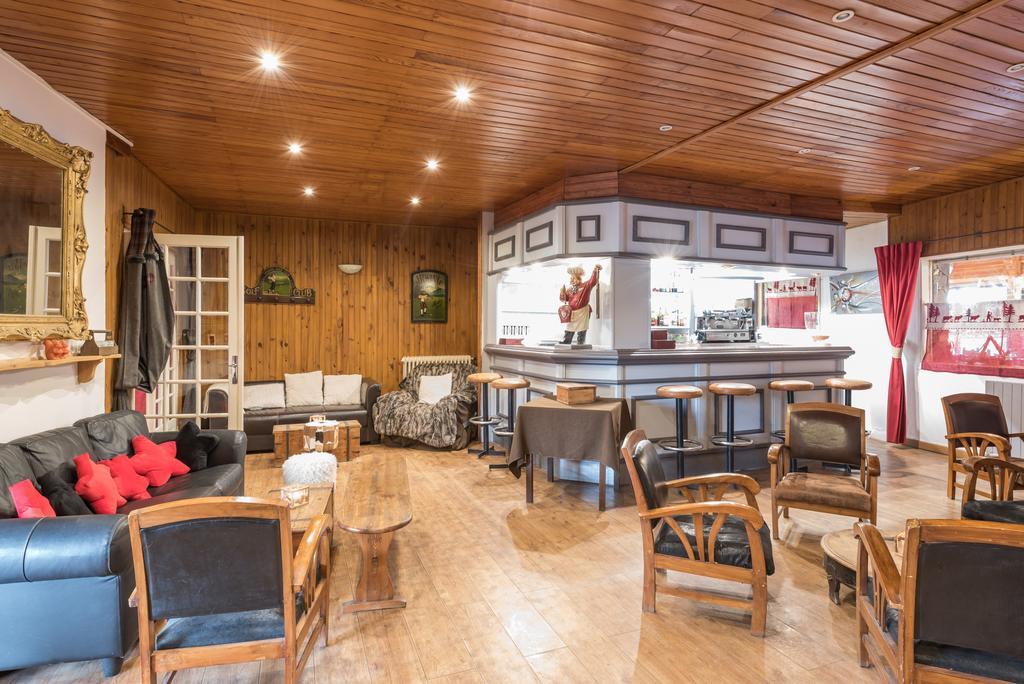 Hotel L'Ecureuil Орон Екстер'єр фото