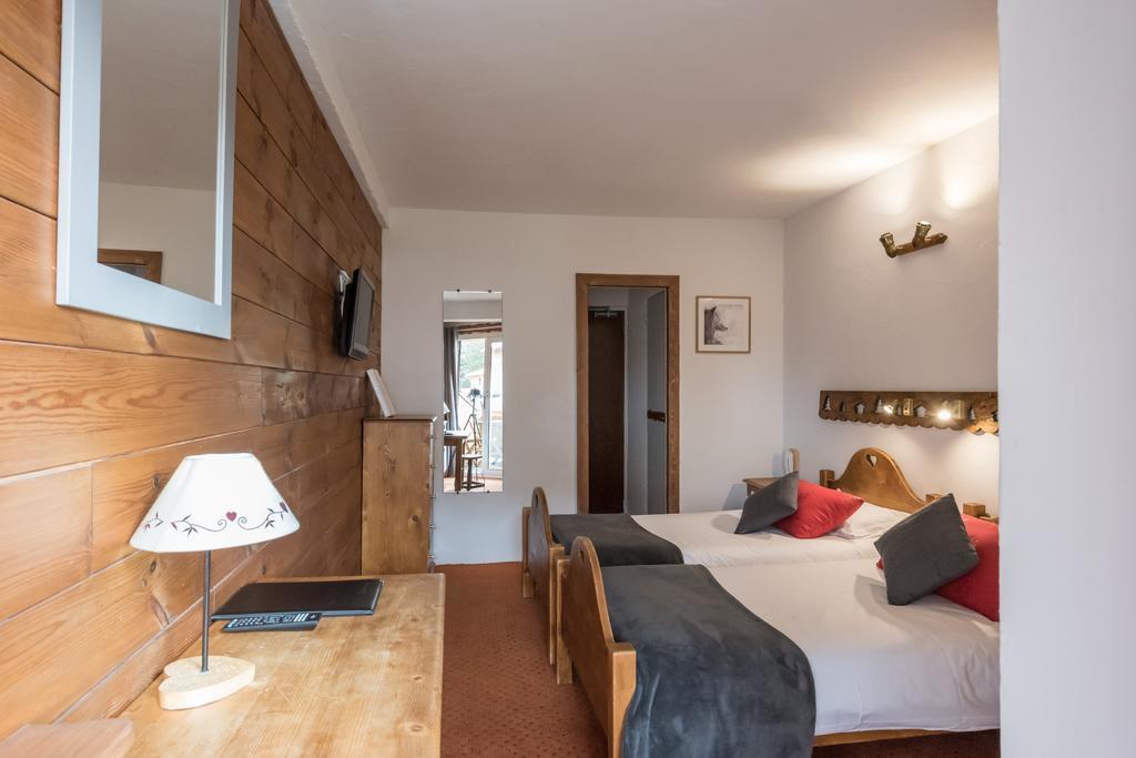 Hotel L'Ecureuil Орон Екстер'єр фото