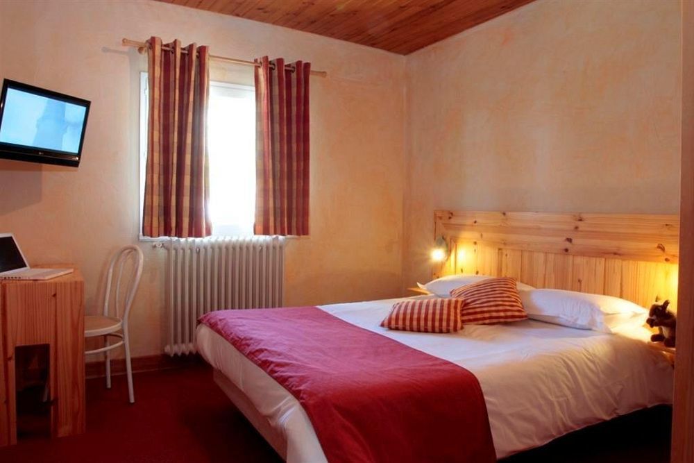 Hotel L'Ecureuil Орон Екстер'єр фото